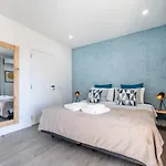 Homestay Malpique Heated Pool & Jacuzzi Guest House