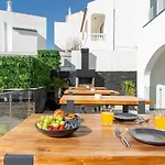 Malpique Heated Pool & Jacuzzi Alloggio in famiglia *