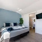 Malpique Heated Pool & Jacuzzi Проживание в семье