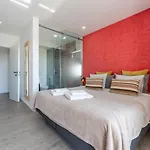 Проживание в семье Malpique Heated Pool & Jacuzzi *