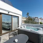 Malpique Heated Pool & Jacuzzi Проживание в семье