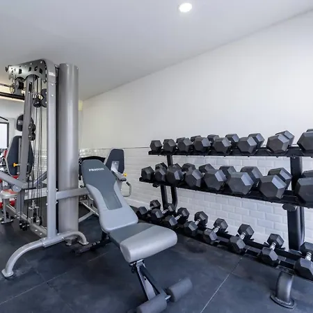 Malpique Heated Pool & Jacuzzi Guest House