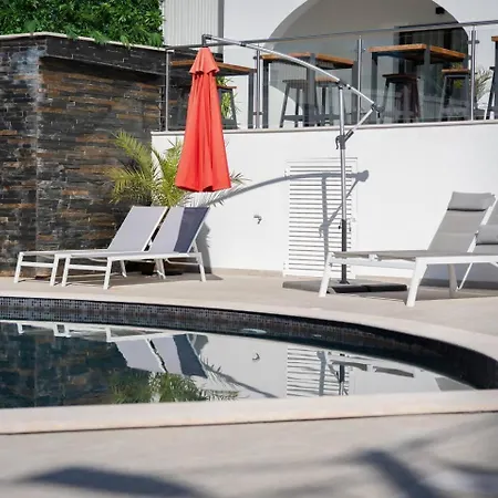 Malpique Heated Pool & Jacuzzi Guest House 阿尔布费拉