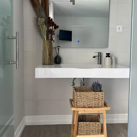 Malpique Heated Pool & Jacuzzi Guest House *