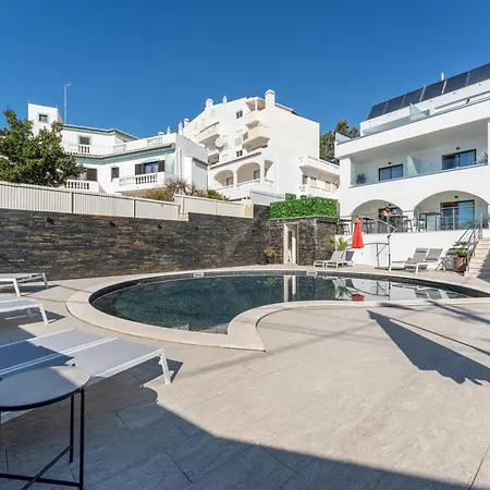 民宿 Malpique Heated Pool & Jacuzzi Guest House *