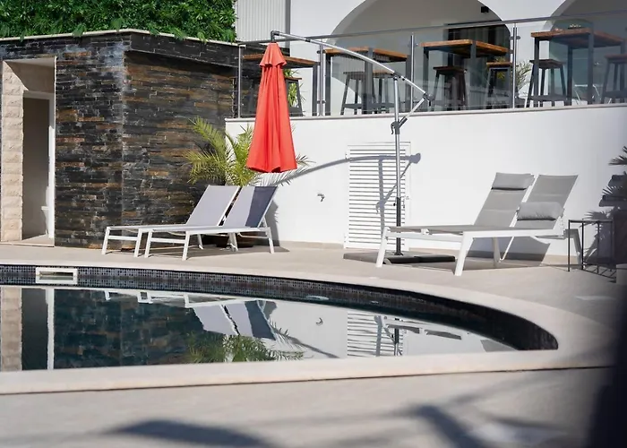 Malpique Guest House, Heated Pool&jacuzzi In Some Albufeira