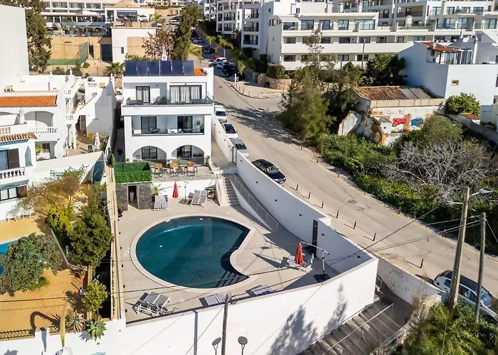 Malpique Guest House, Heated Pool&jacuzzi In Some * Albufeira