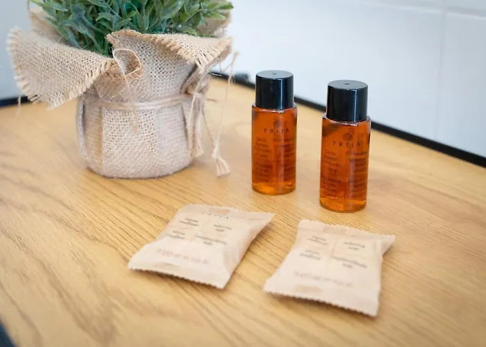 Malpique Guest House, Heated Pool&jacuzzi In Some