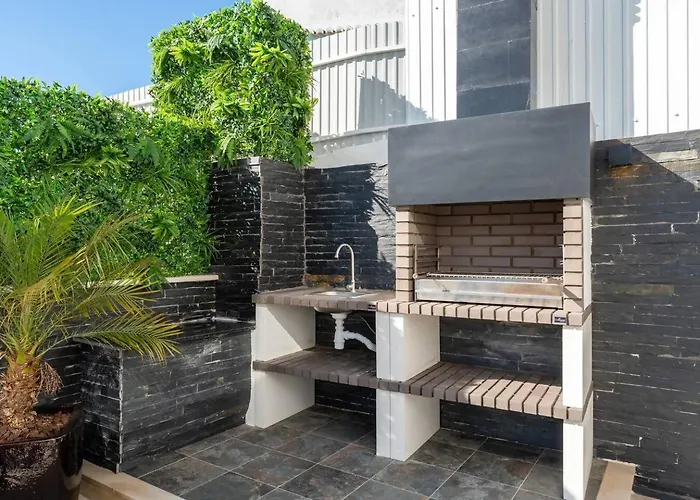 Malpique Guest House, Heated Pool&jacuzzi In Some Séjour chez l'habitant *