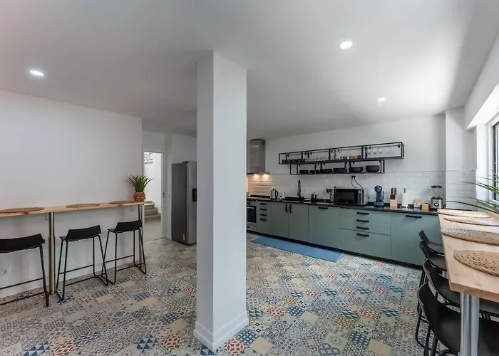 Séjour chez l'habitant Malpique Guest House, Heated Pool&jacuzzi In Some Albufeira