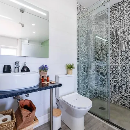 Homestay Malpique Heated Pool & Jacuzzi Guest House *
